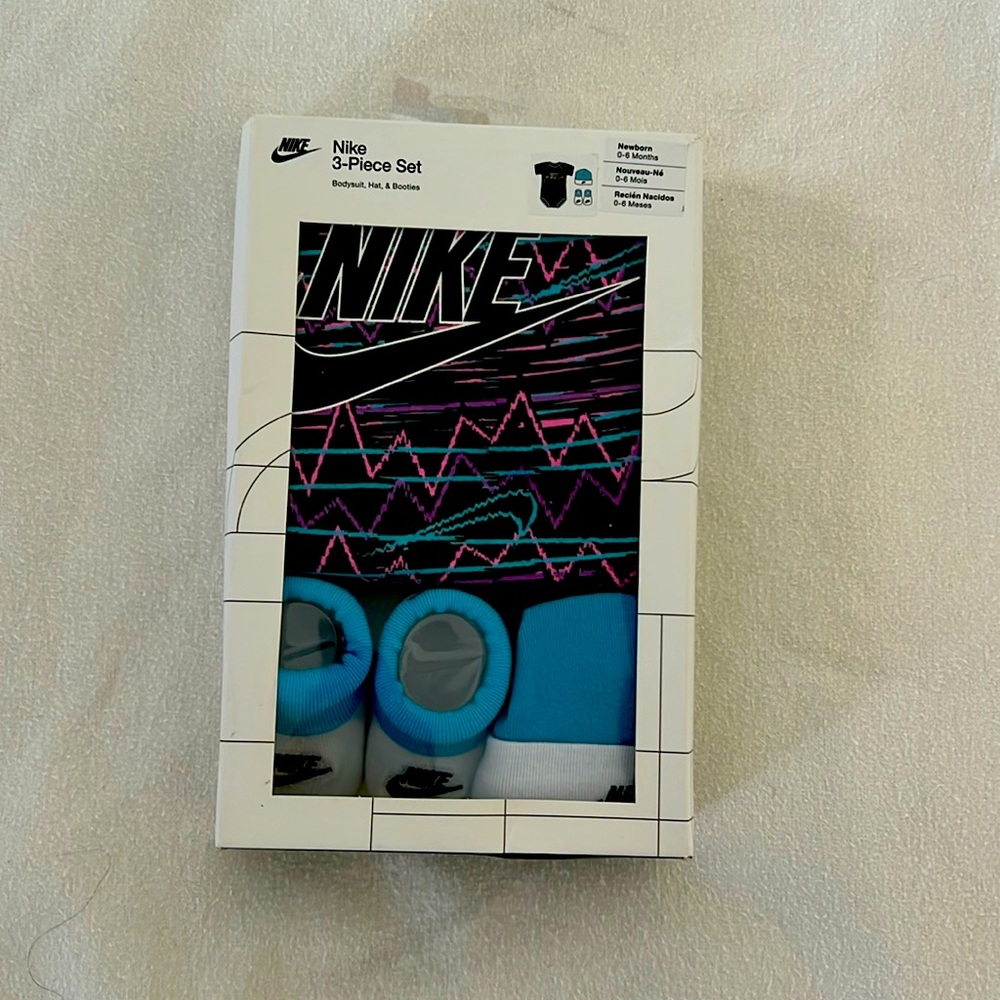Nike 3-Piece Set Size 0-6 Months